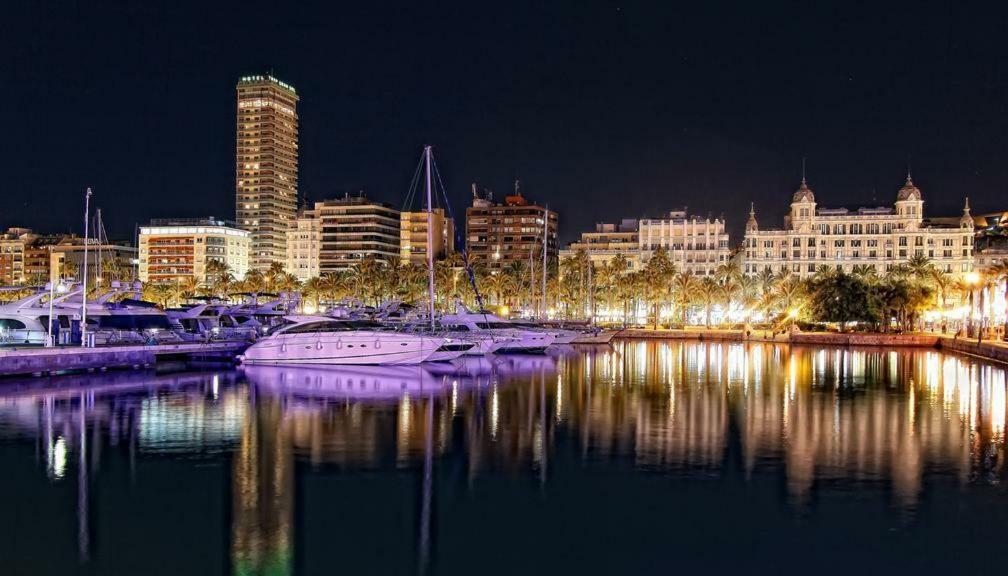 Centrico Y Espacioso Piso En Barrio Tranquilo Alicante Eksteriør bilde