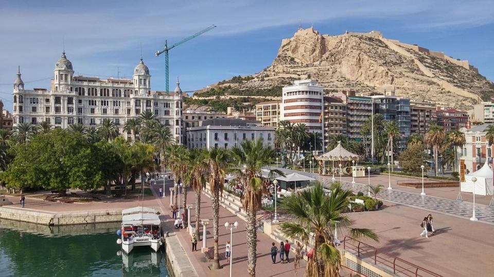 Centrico Y Espacioso Piso En Barrio Tranquilo Alicante Eksteriør bilde